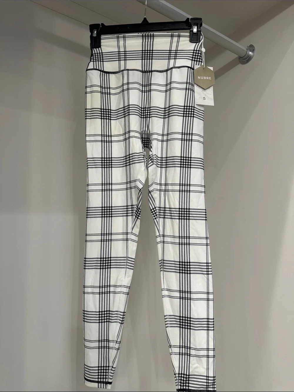 Buff bunny small Nubre Plaid High-Waist Leggings in White & Black. New